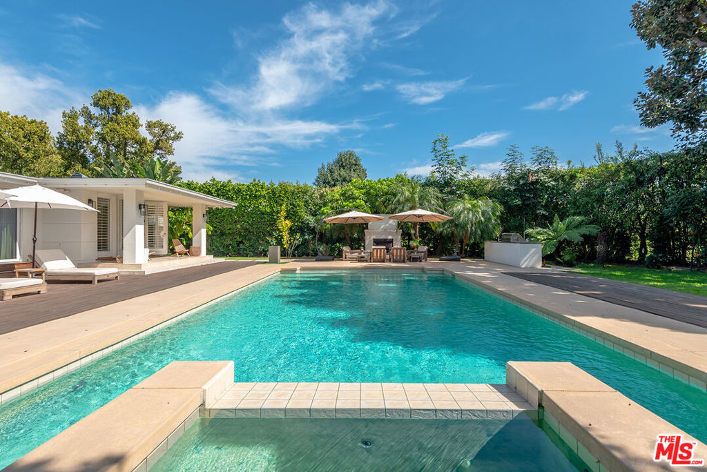 10424 Valley Spring Lane