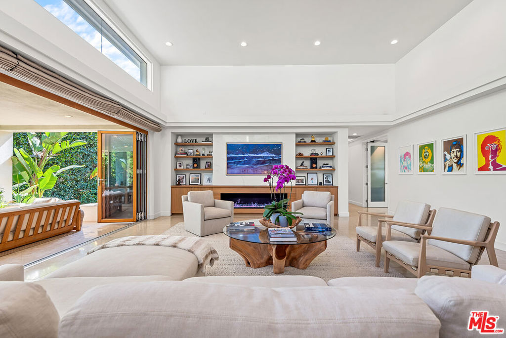 10424 Valley Spring Lane