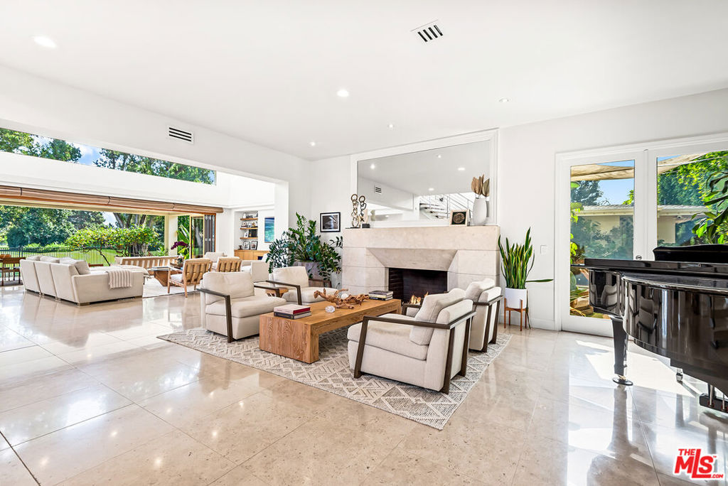 10424 Valley Spring Lane