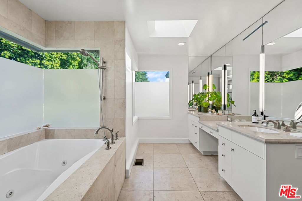 10424 Valley Spring Lane