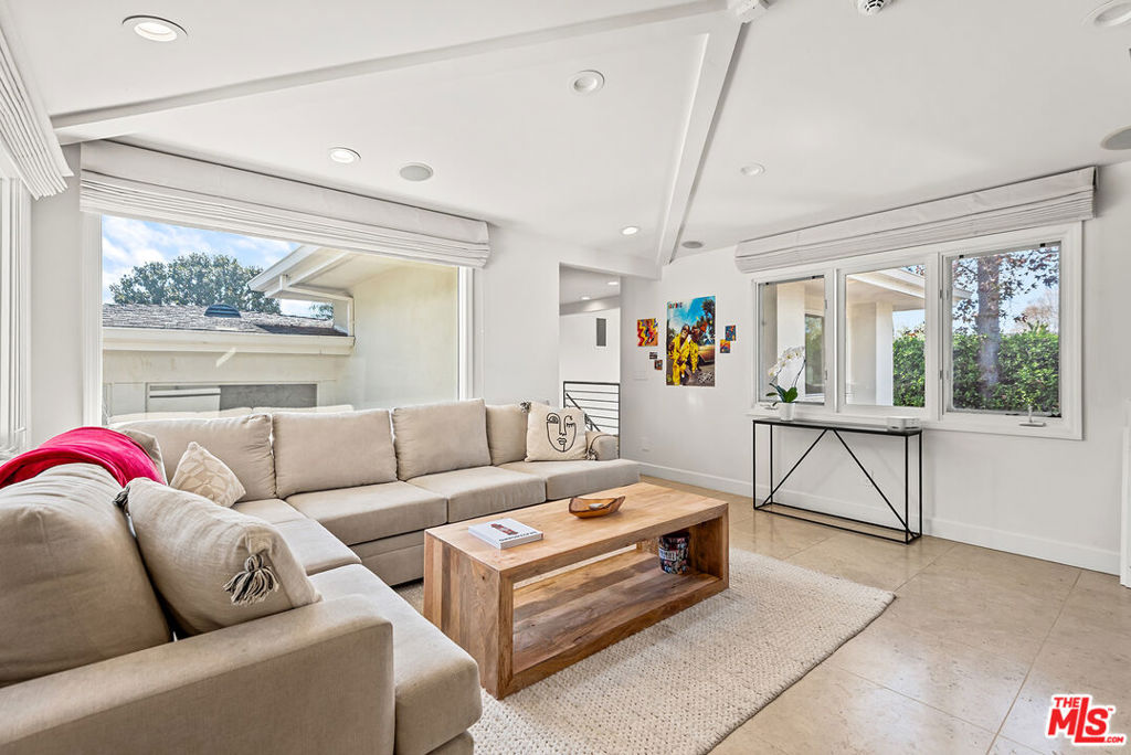 10424 Valley Spring Lane