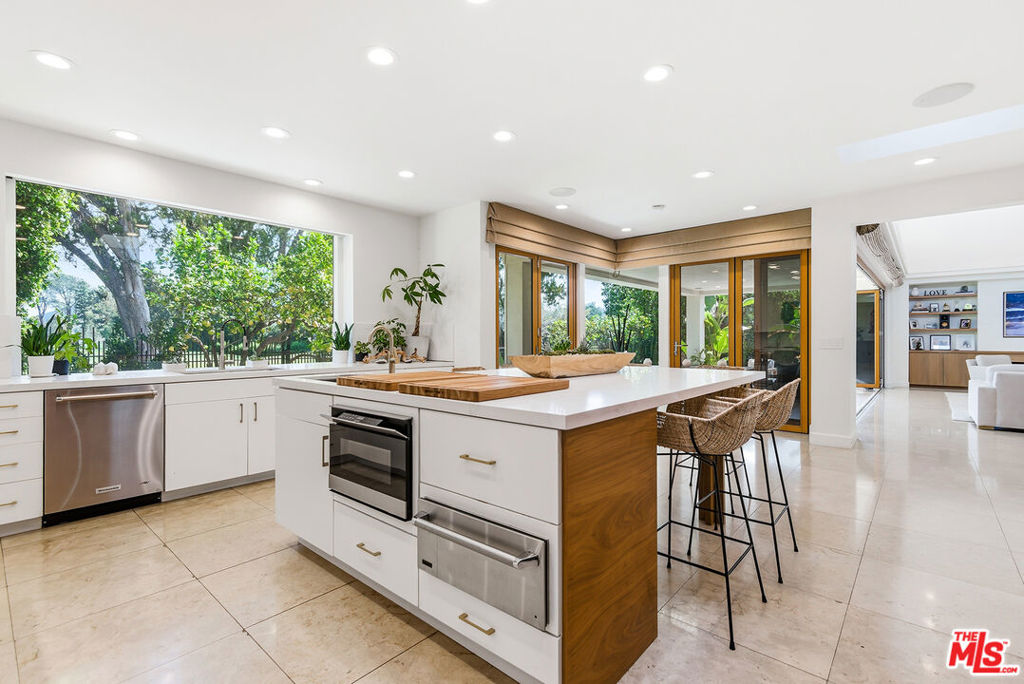 10424 Valley Spring Lane