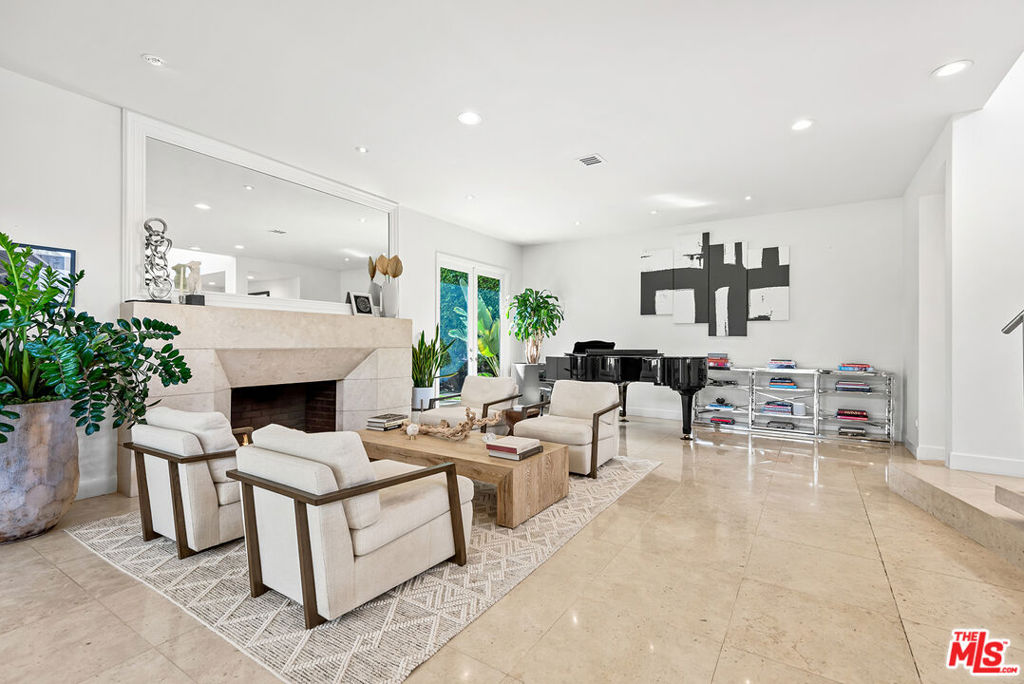 10424 Valley Spring Lane