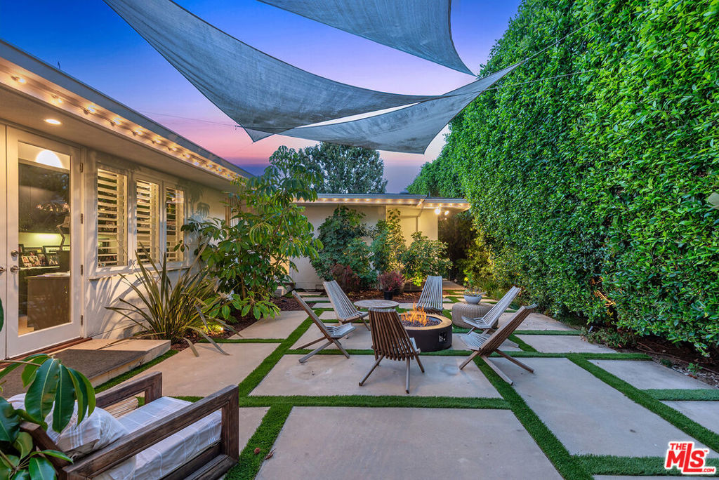 10424 Valley Spring Lane