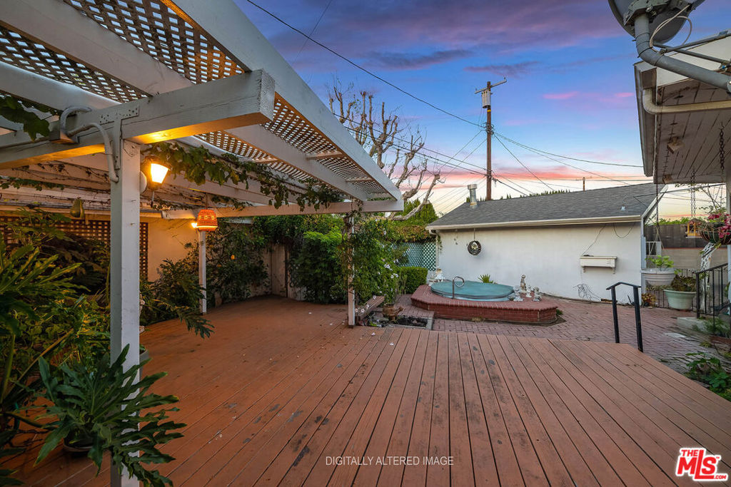 16851 Weddington Street