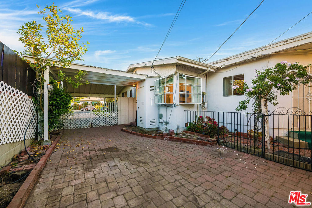 16851 Weddington Street