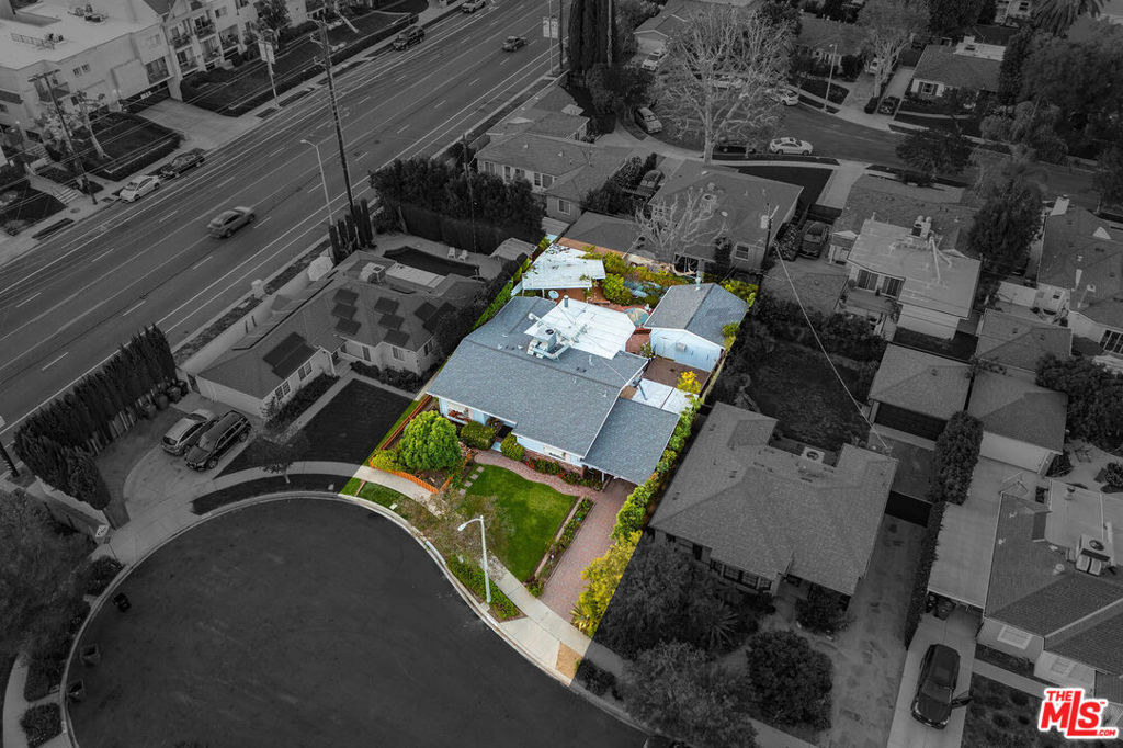 16851 Weddington Street