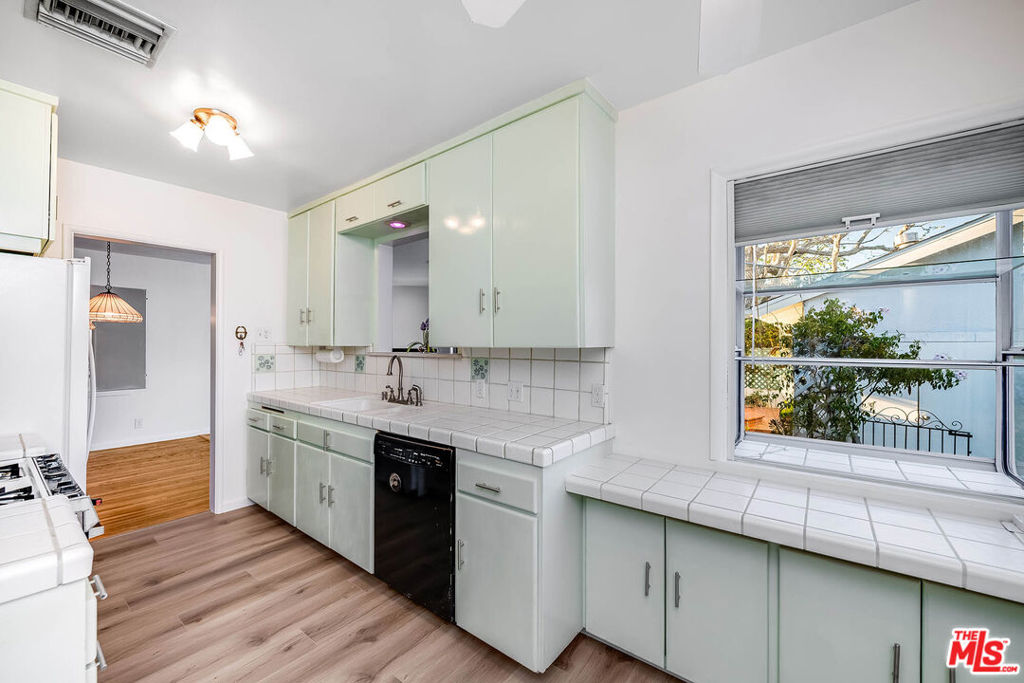 16851 Weddington Street