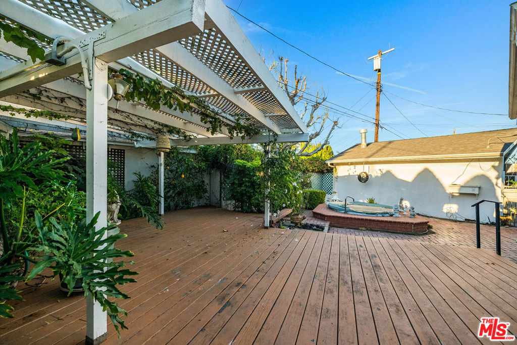 16851 Weddington Street