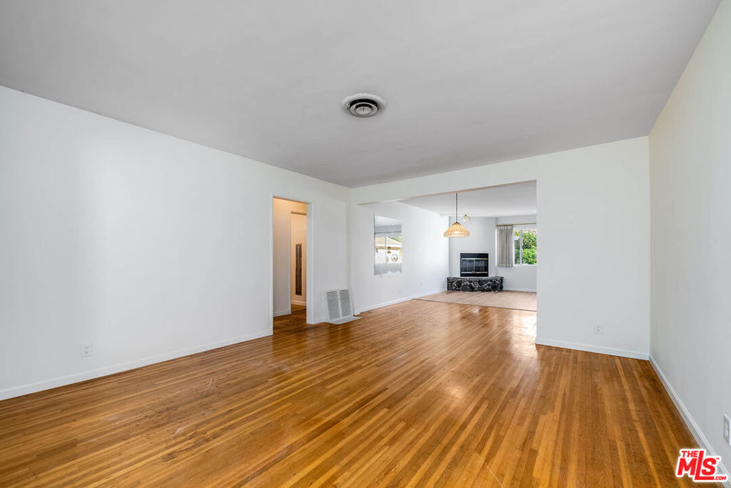 16851 Weddington Street