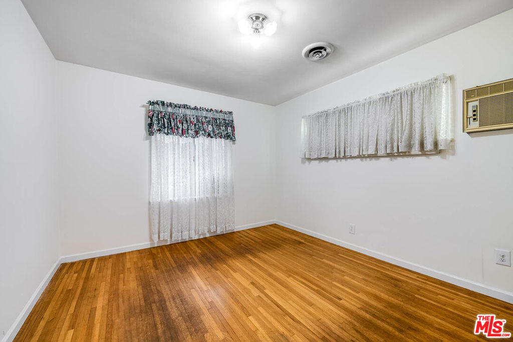 16851 Weddington Street