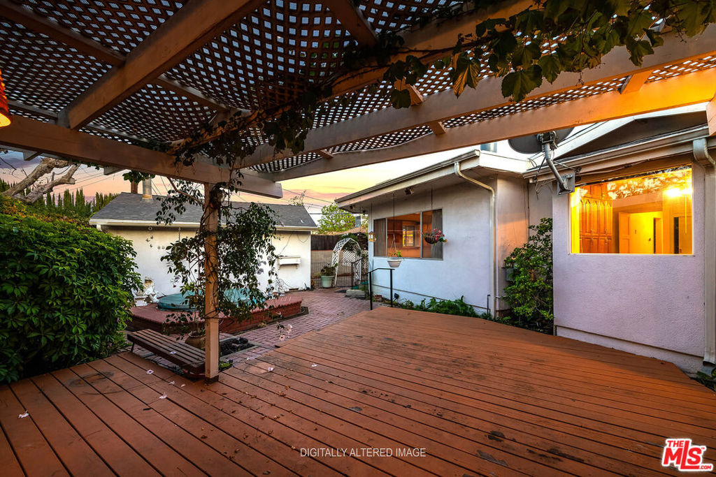 16851 Weddington Street