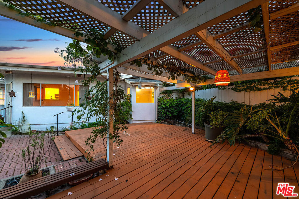 16851 Weddington Street