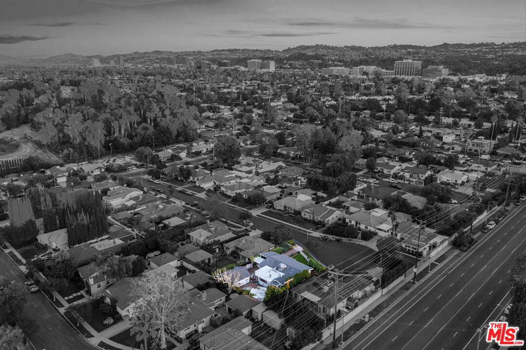 16851 Weddington Street