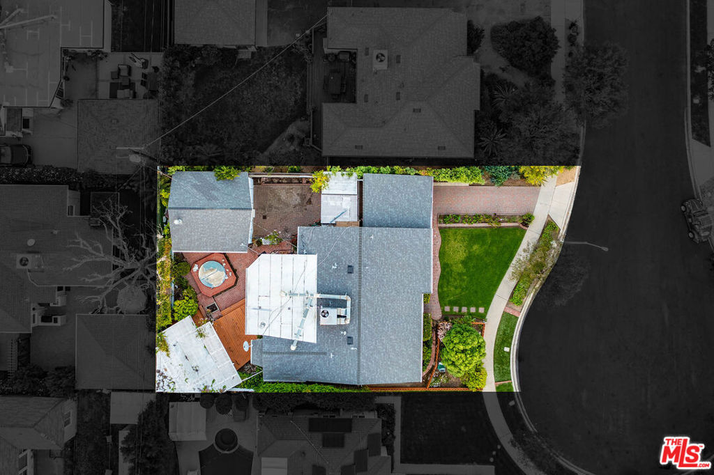 16851 Weddington Street