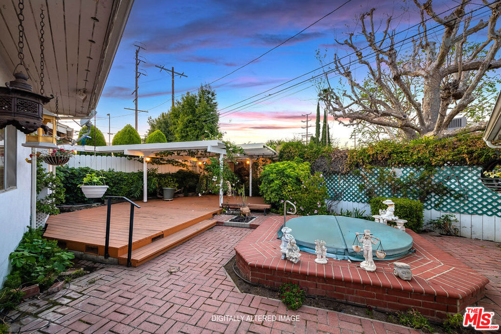 16851 Weddington Street