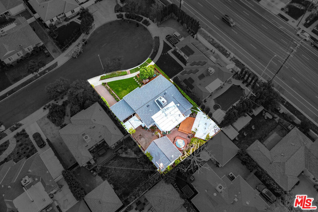 16851 Weddington Street