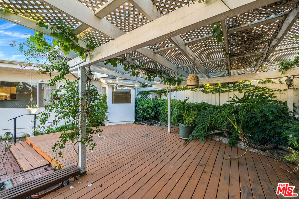 16851 Weddington Street