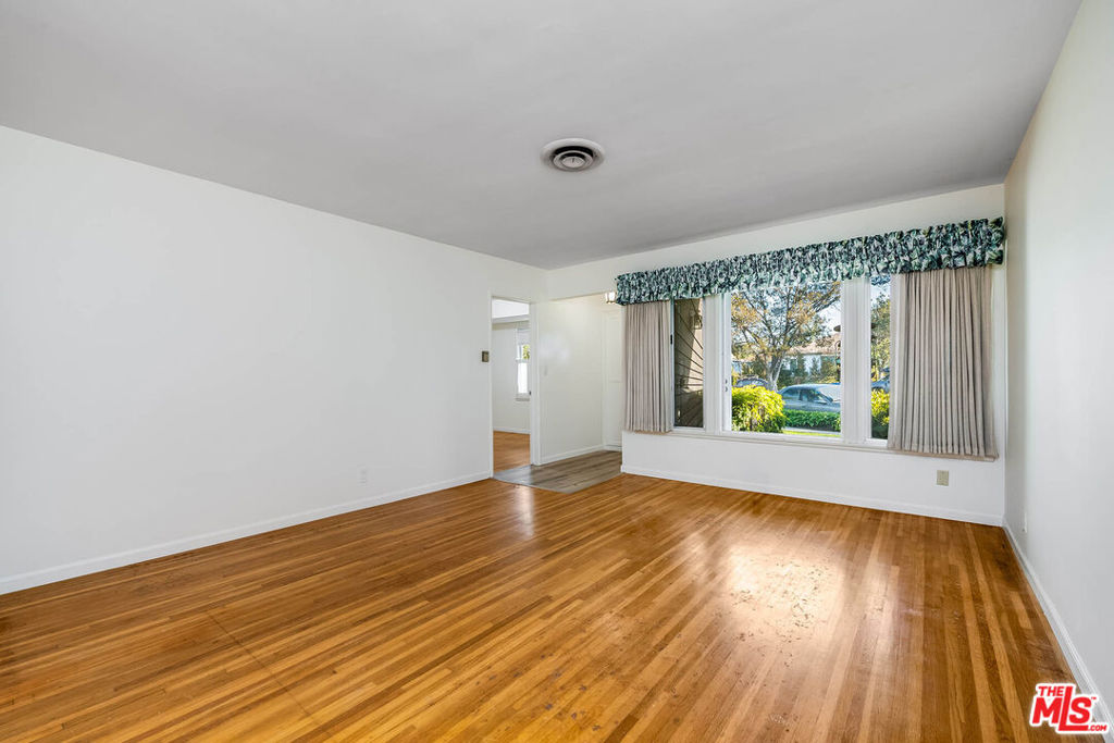 16851 Weddington Street