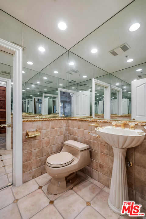 4063 Benedict Canyon Drive