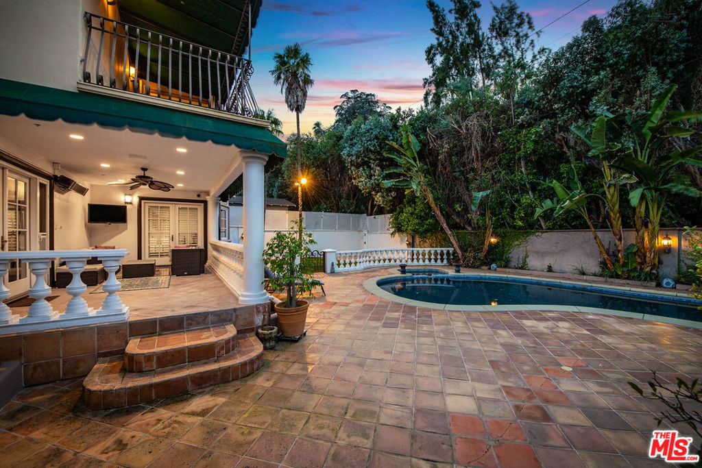 4063 Benedict Canyon Drive