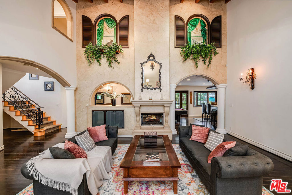 4063 Benedict Canyon Drive