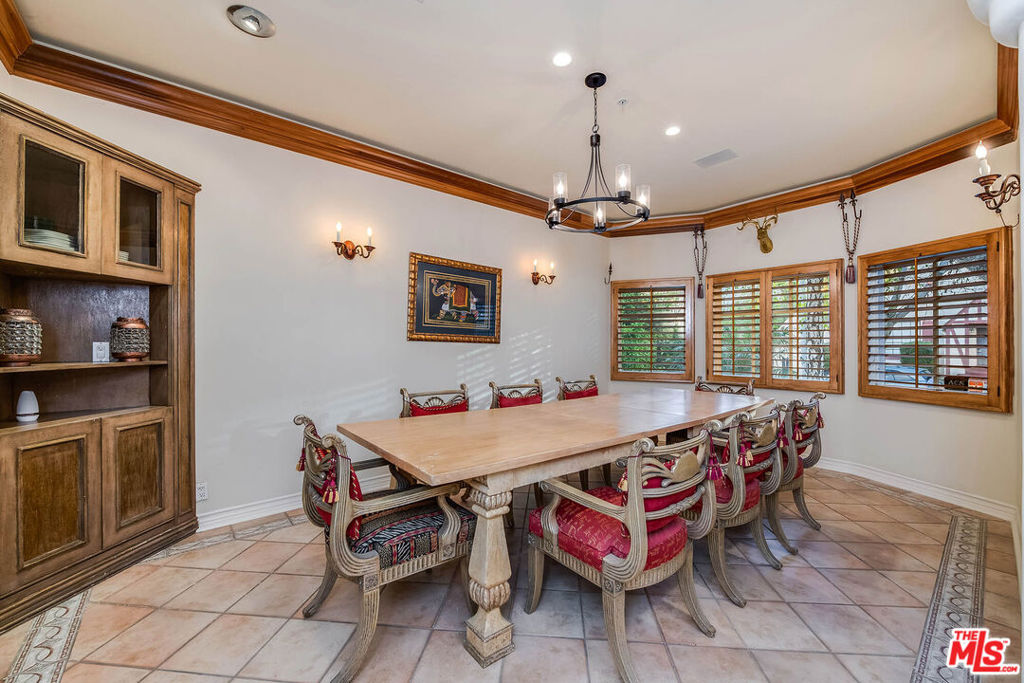 4063 Benedict Canyon Drive