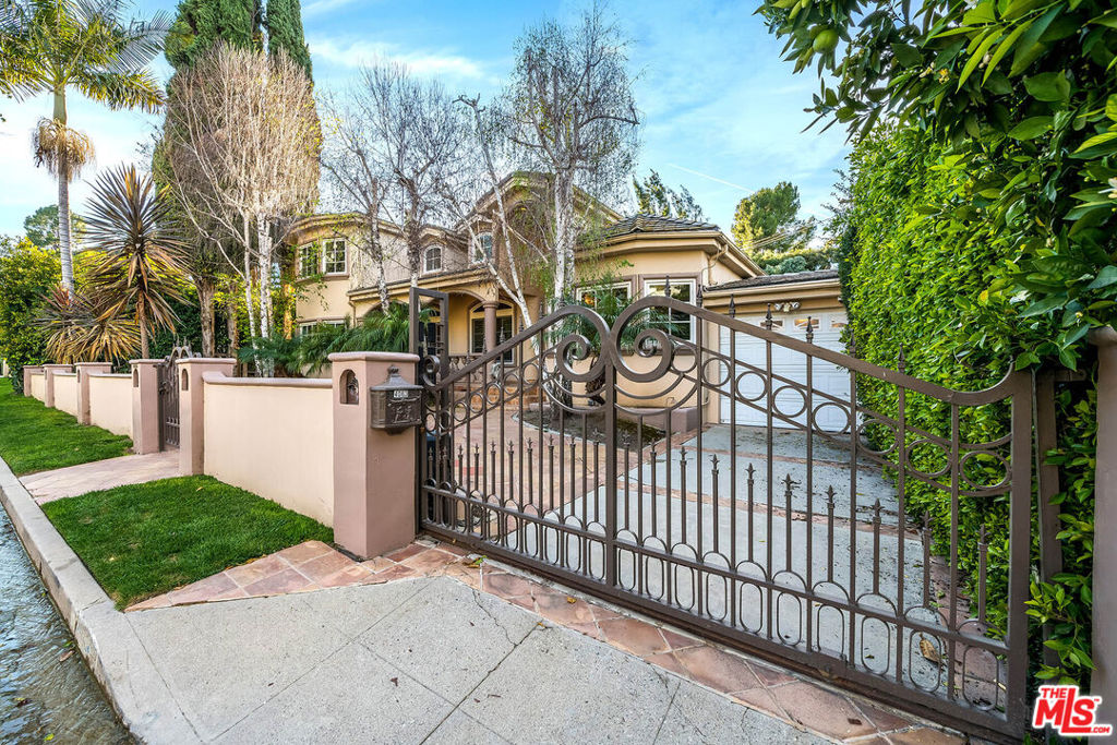 4063 Benedict Canyon Drive