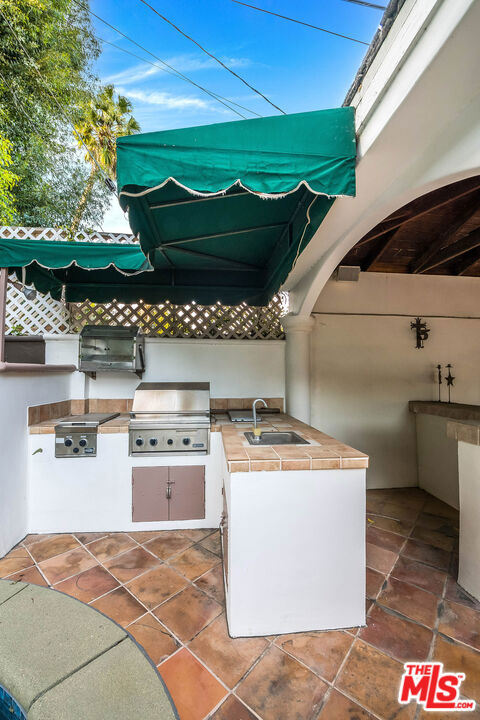 4063 Benedict Canyon Drive