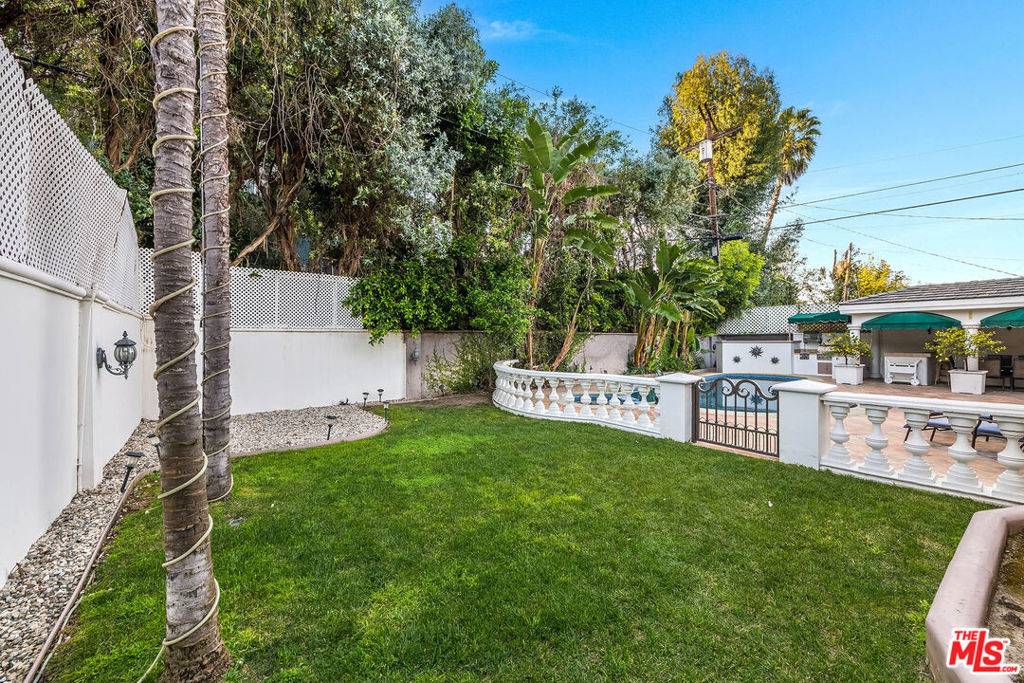 4063 Benedict Canyon Drive