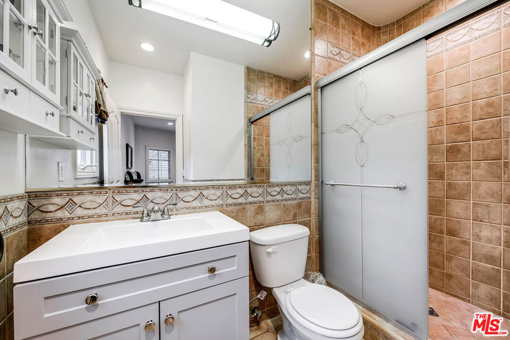 4063 Benedict Canyon Drive