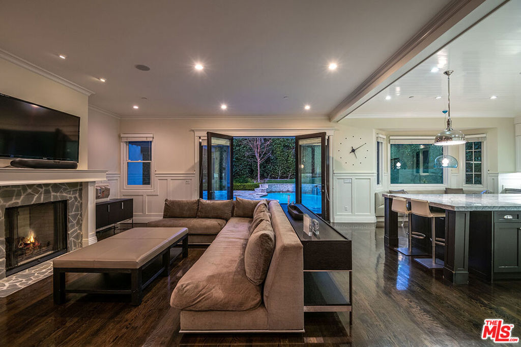 10161 VALLEY SPRING Lane