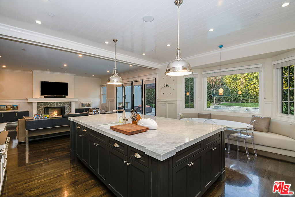 10161 VALLEY SPRING Lane