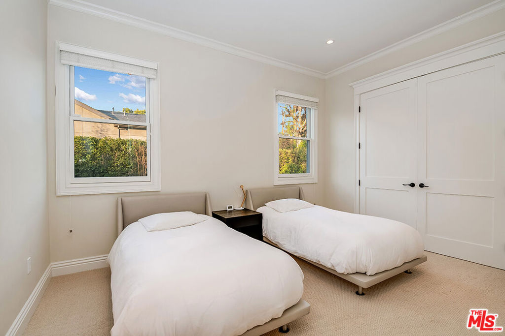 10161 VALLEY SPRING Lane