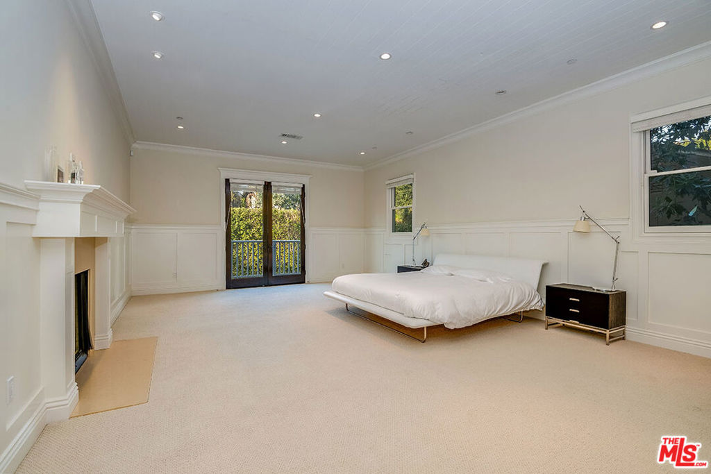 10161 VALLEY SPRING Lane