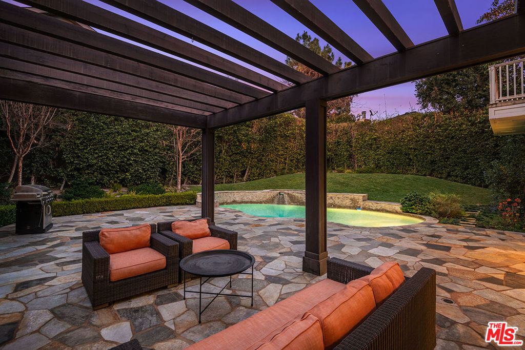 10161 VALLEY SPRING Lane