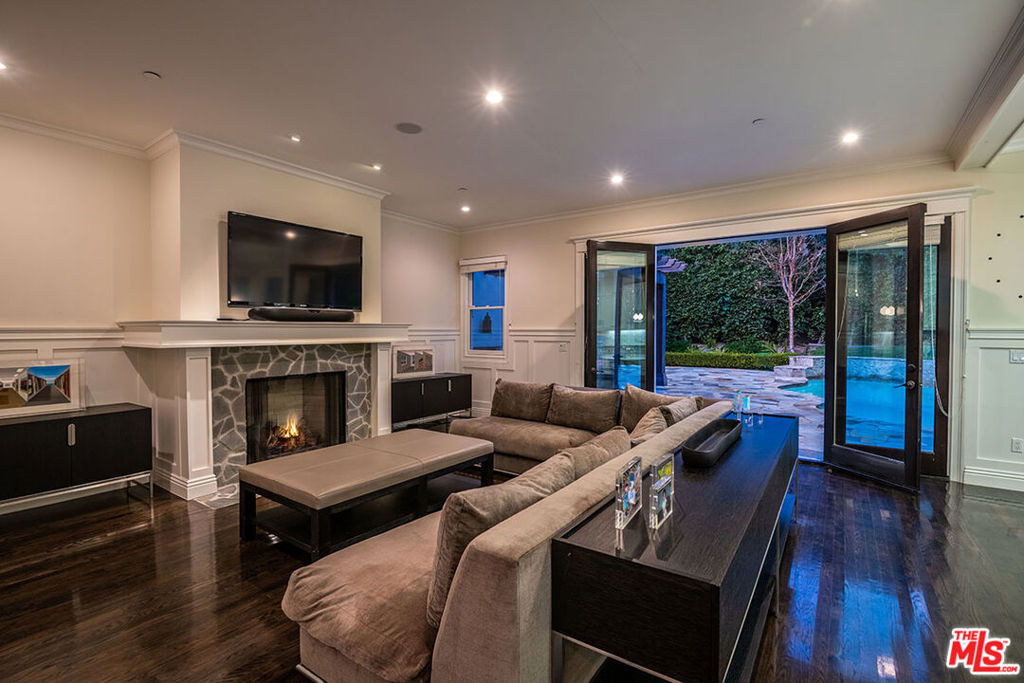 10161 VALLEY SPRING Lane