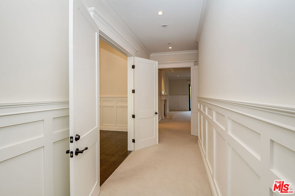 10161 VALLEY SPRING Lane