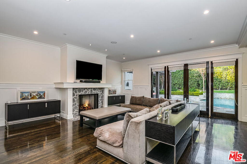 10161 VALLEY SPRING Lane