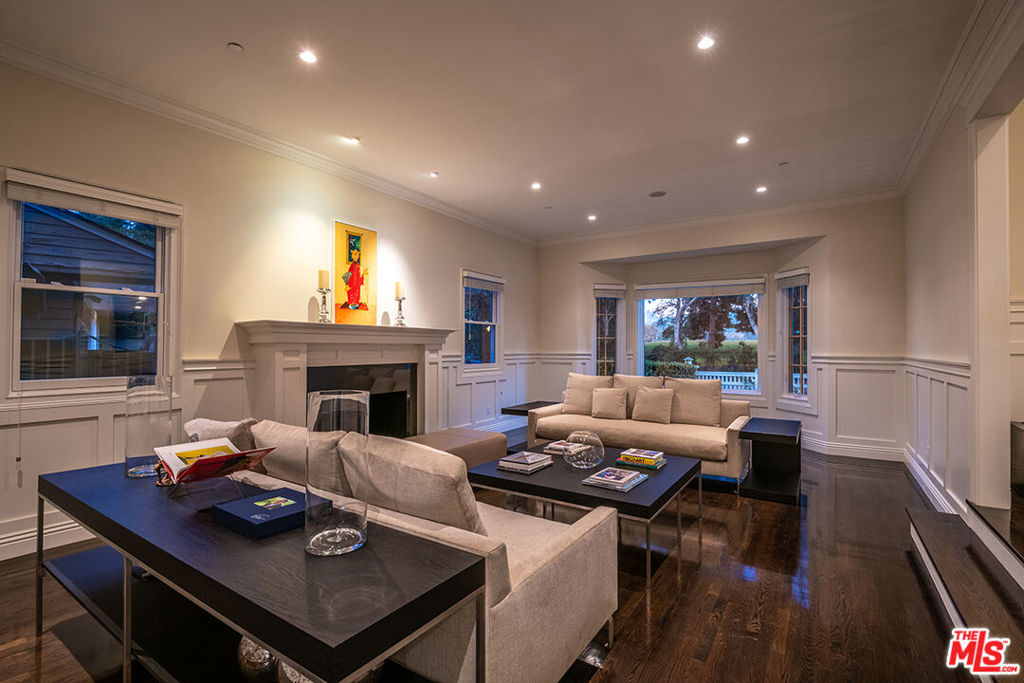 10161 VALLEY SPRING Lane