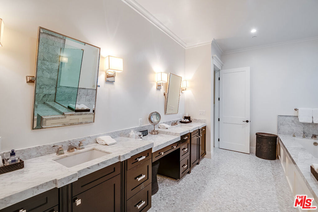 10161 VALLEY SPRING Lane