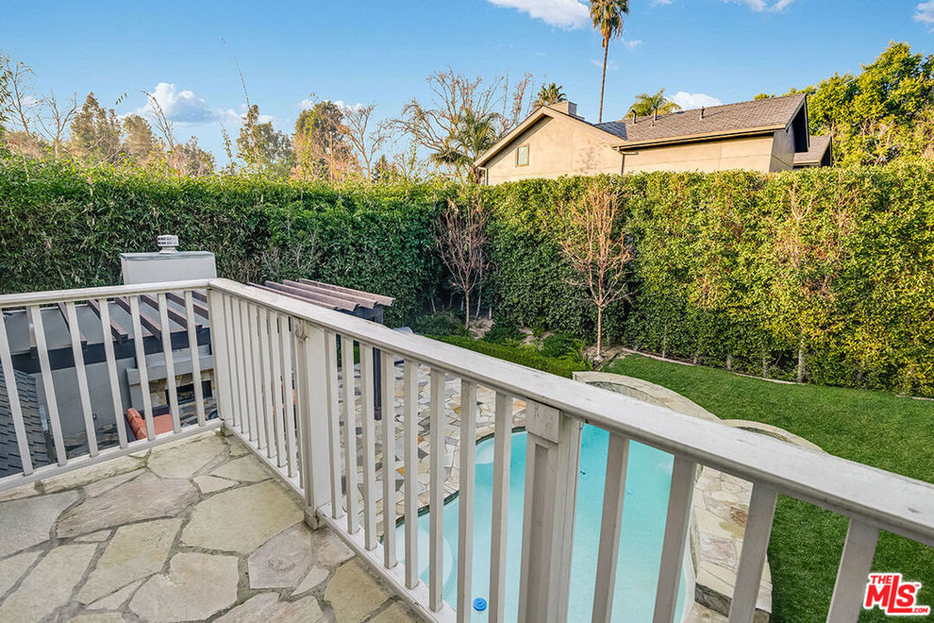 10161 VALLEY SPRING Lane