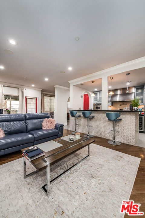 4805 Bellflower Avenue 104