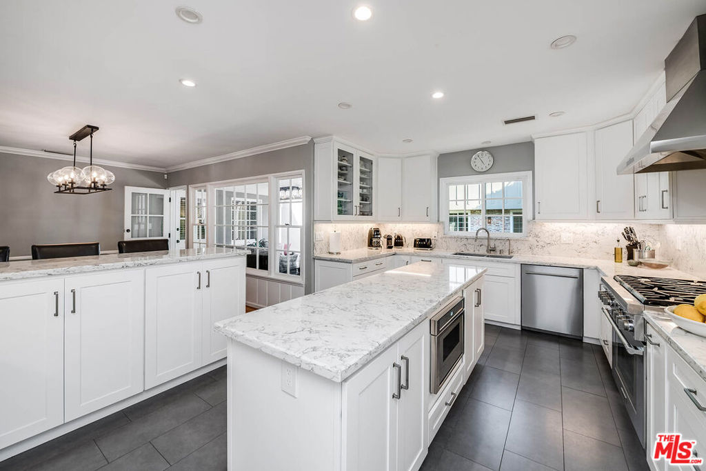 4134 W Mcfarlane Avenue