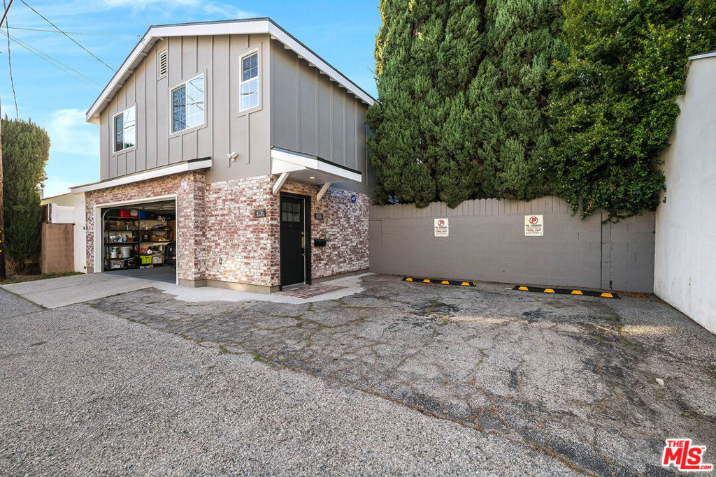 4134 W Mcfarlane Avenue