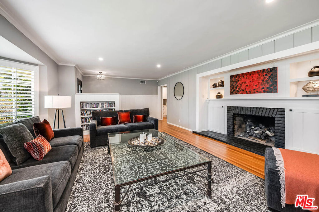 4134 W Mcfarlane Avenue