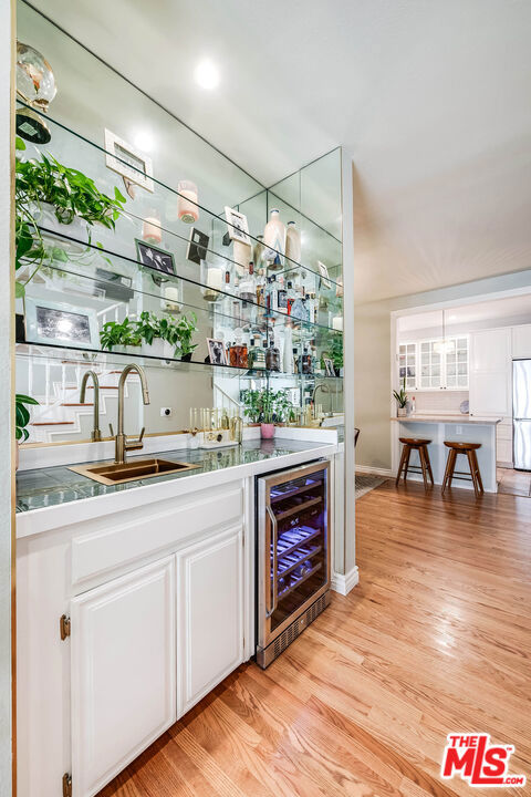 4444 Moorpark Way 202