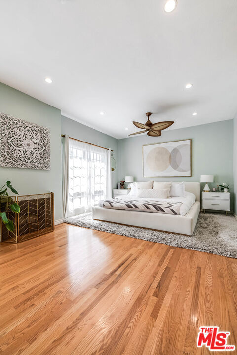 4444 Moorpark Way 202