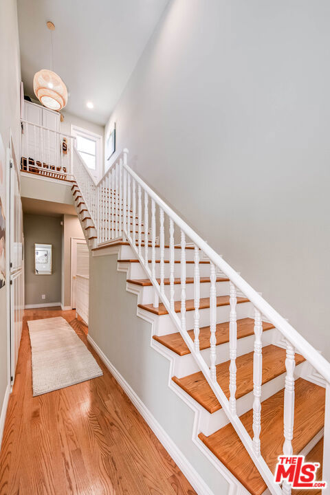 4444 Moorpark Way 202