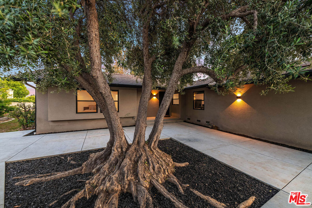 17150 Vintage Street